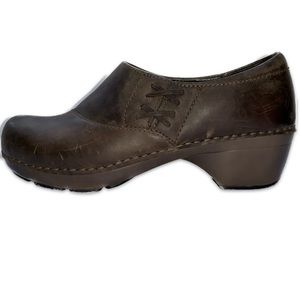 Dansko Shoe Size 6.5-7 37 EU Brown Stacie Crisscross Leather Comfort Clogs